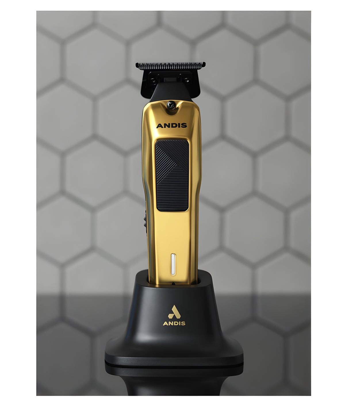 Andis Phenom Trimmer en su base